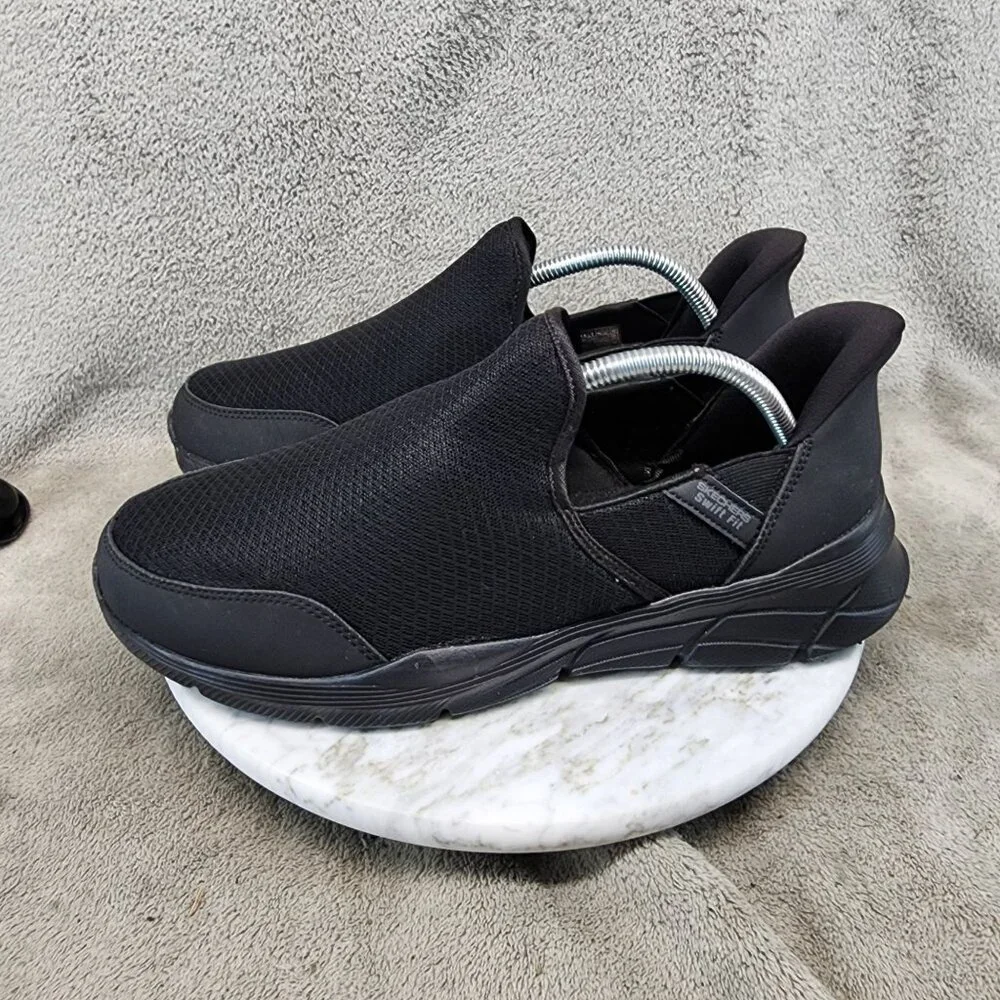 Skechers Shoes Womens Size 9 Black Slip On Sneakers *GUC*
